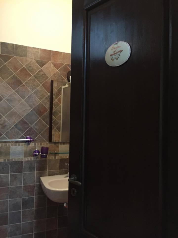 Single Room Bathroom